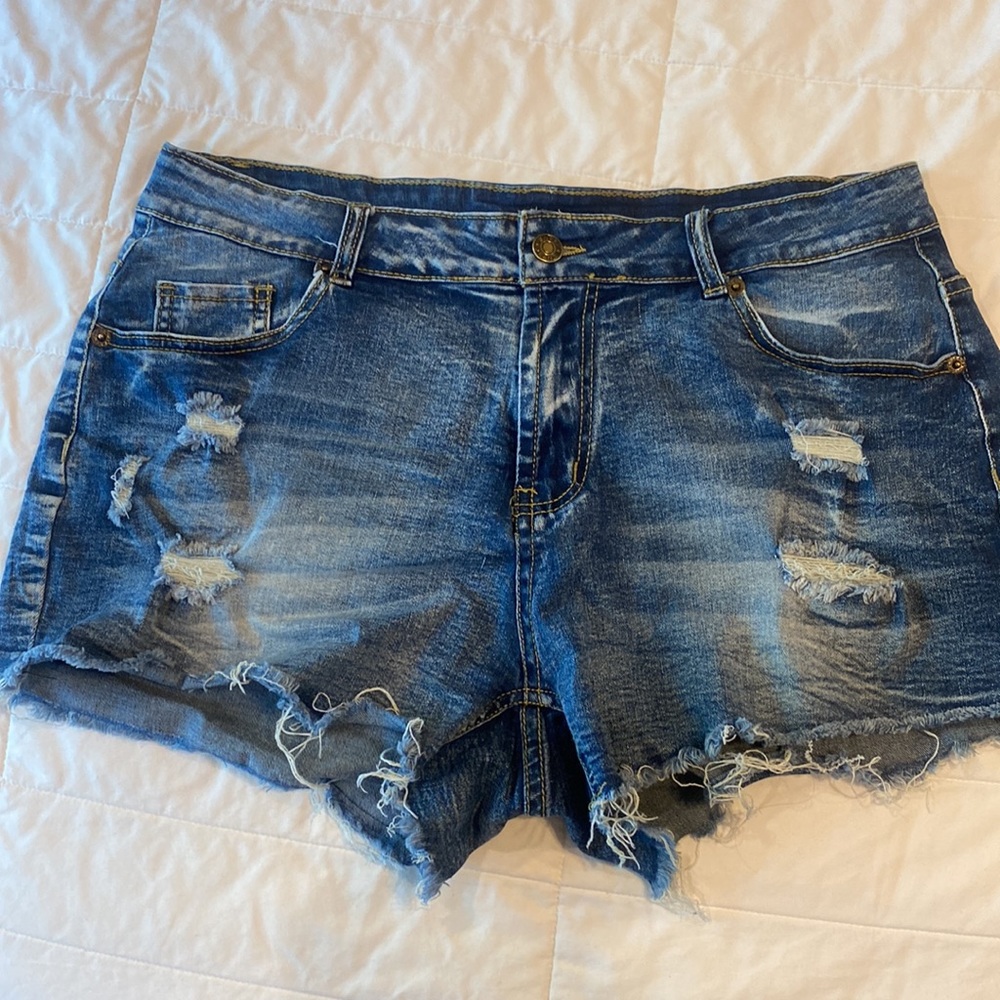 🔥 Super cute denim jean frayed shorts, juniors size XL